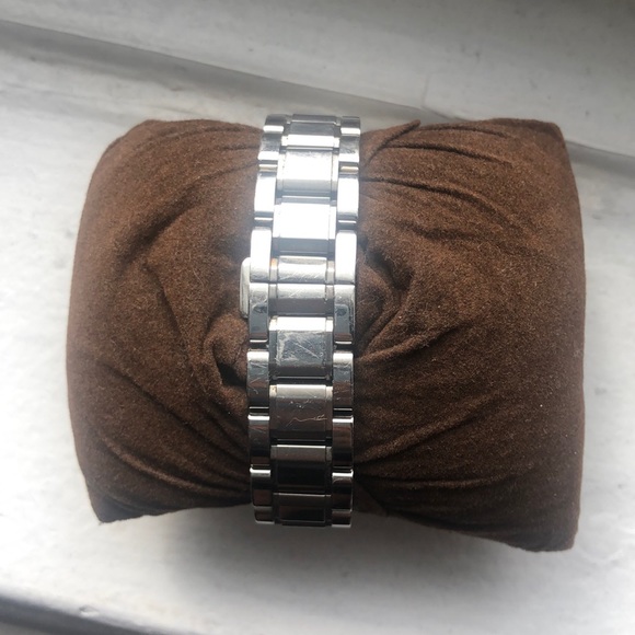 Burberry - Picture 2 of 2